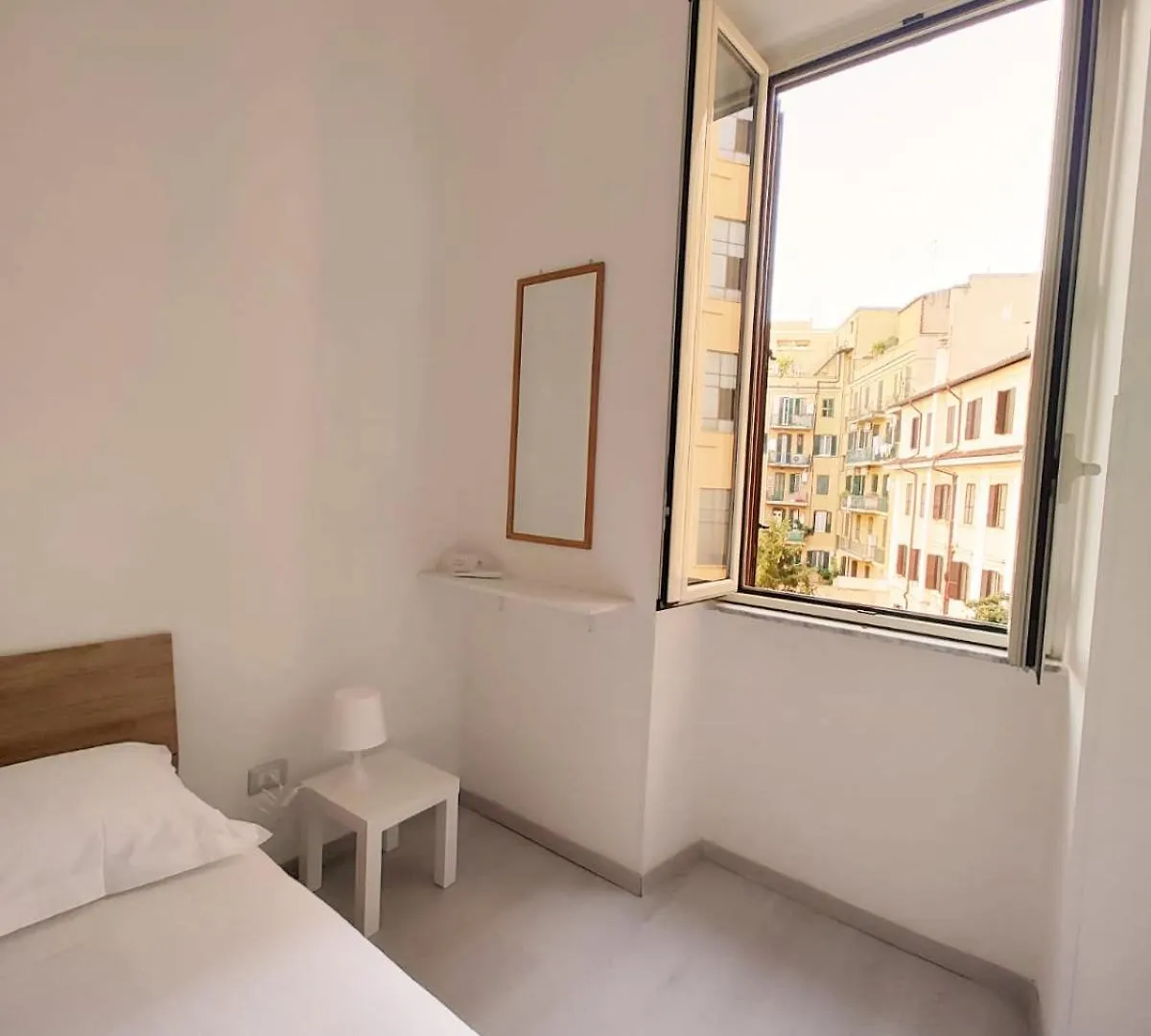 Vivirome - 2 Bedrooms Apartment - San Giovanni Italy